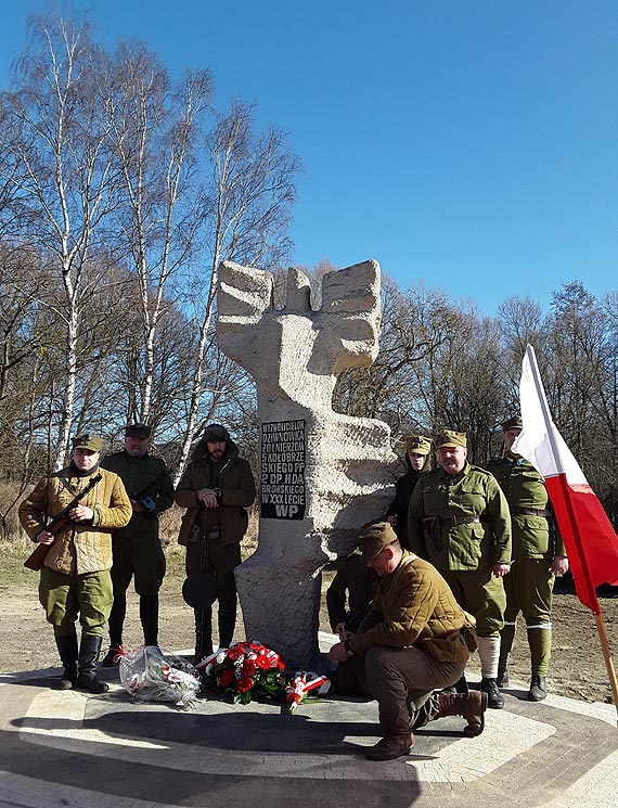 Pamitali o tych co przynieli tu Polsk