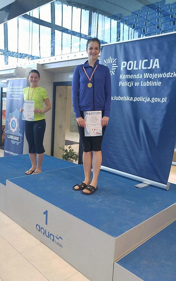 Policjantka z Polic najlepsz zawodniczk mistrzostw w pywaniu