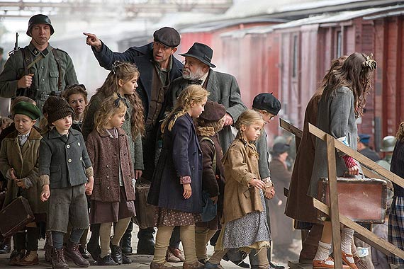 Azyl, Pi�kna i Bestia 3D oraz Zaj�c Max ratuje Wielkanoc w kinie EVA!  