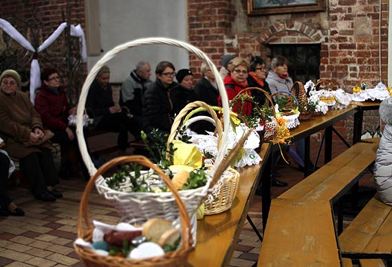 Tradycje Wielkanocne: Święconka