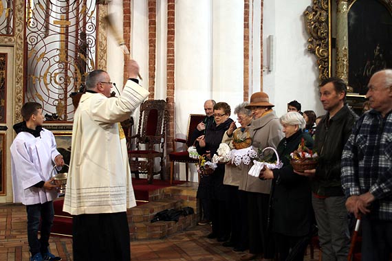 Tradycje Wielkanocne: Święconka