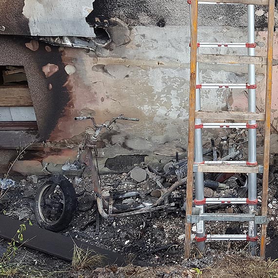 Zwarcie instalacji elektrycznej w skuterze przyczyn poaru w Midzyzdrojach?