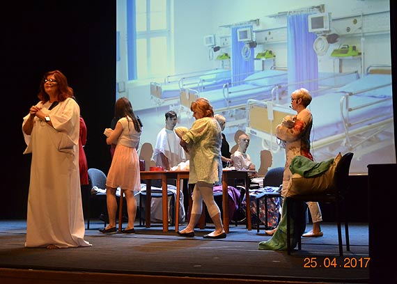 Teatr to magia... teatr to czary.... miejsce niezwykłe, aż nie do wiary!