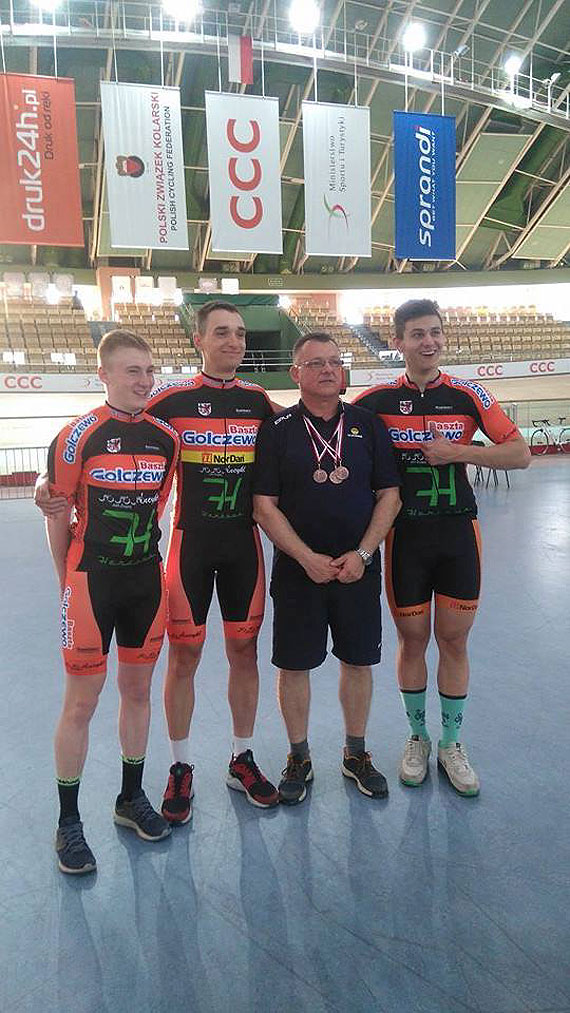 Medalowy sukces golczewskich kolarzy