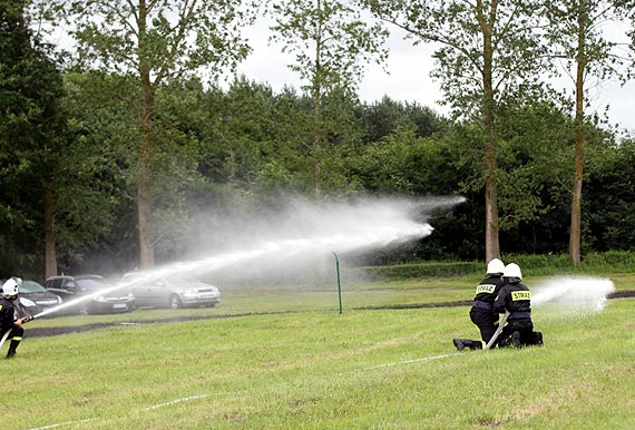 Powiatowe zawody sportowo-pożarnicze w Świerznie