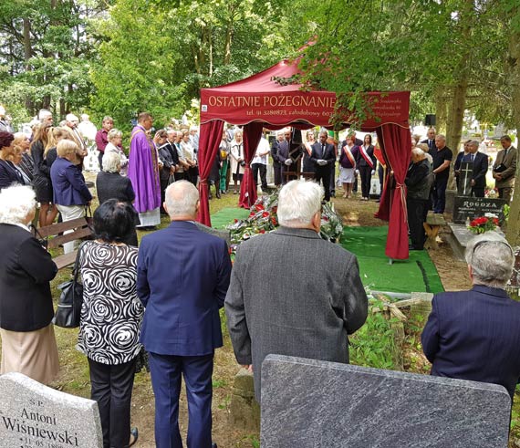 Ostatnie pożegnanie Eugeniusza Kędzierskiego - pioniera zagospodarowania Ziem Zachodnich i popularyzatora Międzyzdrojów
