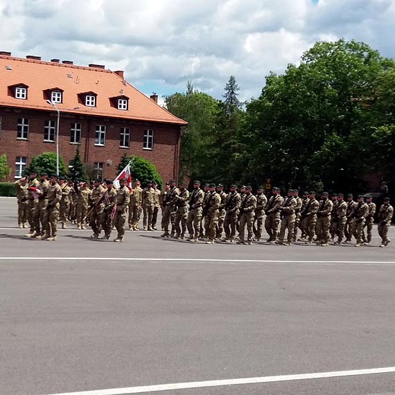 Delegacja byłych Żołnierzy 1 Batalionu Szturmowego z Dziwnowa na święcie Jednostki Wojskowej AGAT