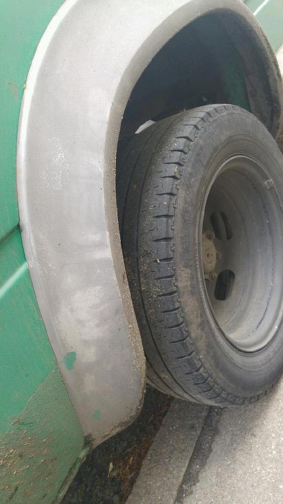  Czytelnik: Na takich oponach jedzi Emilbus. To zagraa bezpieczestwu pasaerw!
