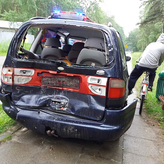 Na drodze midzy Dziwnowem a Midzywodziem volkswagen uderzy w forda. Jedna osoba poszkodowana