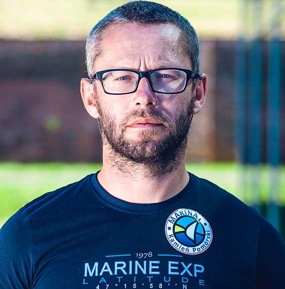 Wystartowa�y regaty Rolex Fastnet Race. W�r�d uczestnik�w Szymon Kuczy�ski z Jacht Klubu Kamie� Pomorski