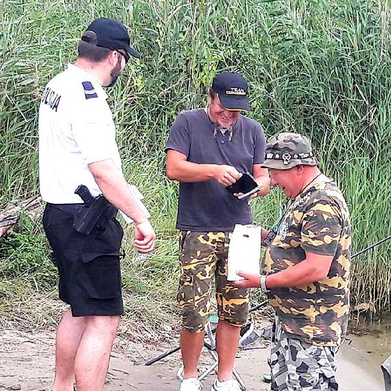 Policjani dziaaj wszechstronnie dla Waszego bezpieczestwa!