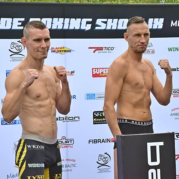 Ceremonia waenia przed gal  Seaside Boxing Show w Midzyzdrojach! Zawodnicy spojrzeli sobie gboko w oczy