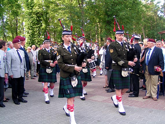 Członkowie Zarządu Głównego Związku Polskich Spadochroniarzy na koncercie finałowym LIII Międzynarodowego Festiwalu Muzyki Organowej i Kameralnej w katedrze kamieńskiej