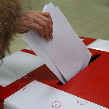 Wybory: Nieoficjalne wyniki gosowania na burmistrzw