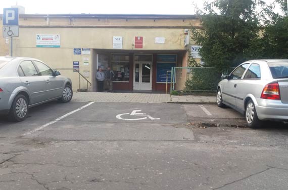 Kiedy pomalują miejsca dla niepełnosprawnych?