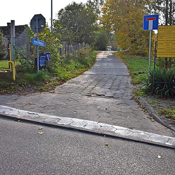 Nowe znaki drogowe w Lubinie do poprawki. „Pasy, linie, zygzaczki” wzbudzają śmiech mieszkańców