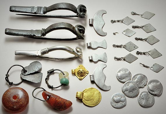 Barbarzyńskie tsunami. Okres Wędrówek Ludów w dorzeczu Odry i Wisły