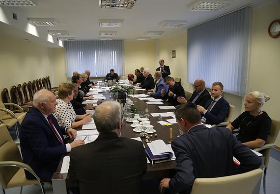 Powiat Kamieski i gmina wierzno wsplnie sfinansuj budow chodnikw