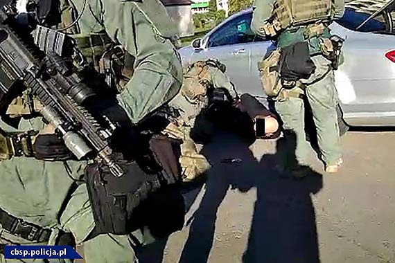 CBP ujawnia nowe fakty w sprawie zatrzymania w winoujciu! Pojawia si wtek zorganizowanej grupy przestpczej, ktra miaa na swoim koncie usiowanie podwjnego zabjstwa i napady rabunkowe z uyciem broni palnej! Zobacz film!
