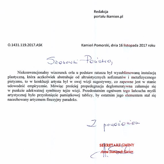 Wadze w kamieskim Ratuszu na bakier z ustaw o godle, barwach i hymnie Rzeczypospolitej Polskiej oraz o pieczciach pastwowych. Przeczytaj wyjanienia sekretarz gminy Kamie Pomorski