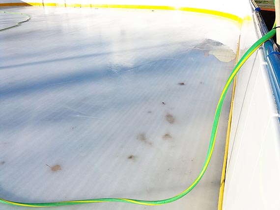 W Dziwnowie trwa zamrażanie płyty sztucznego lodowiska