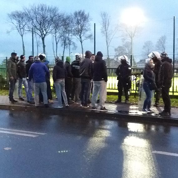 Kibice z Karlina jadący na mecz do Kamienia Pomorskiego pobłądzili w Gryficach