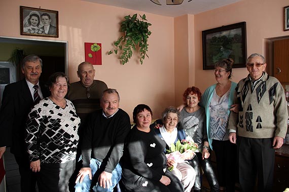 Życzenia dla Jubilatki - Pani Marianny Osmałek z Sierosławia