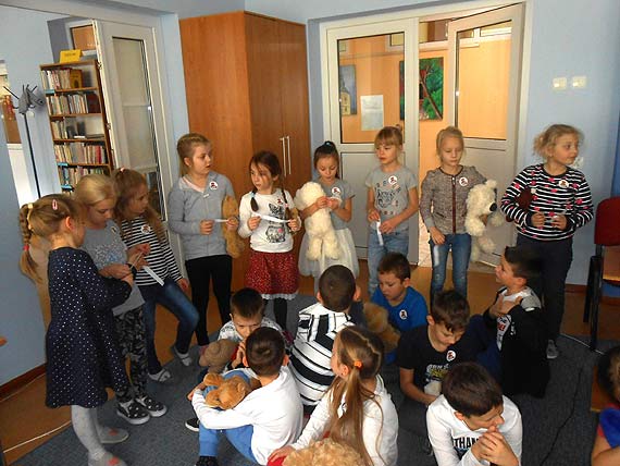 Dzie Pluszowego Misia w kamieskiej bibliotece