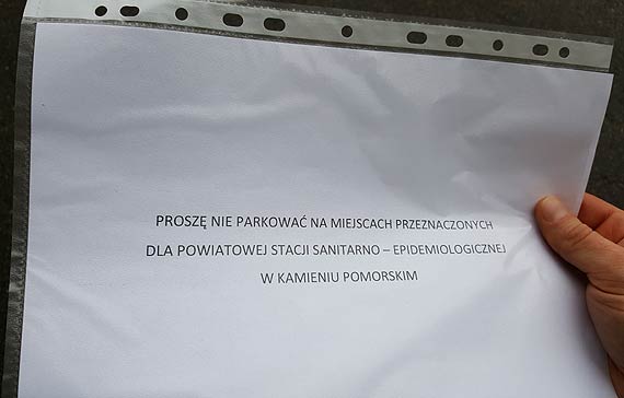 Sanepid broni i chroni miejsca parkingowe? 