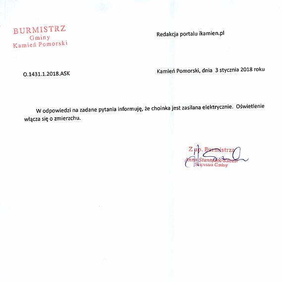 Magia świąt, choinka i urzędniczka ratusza...