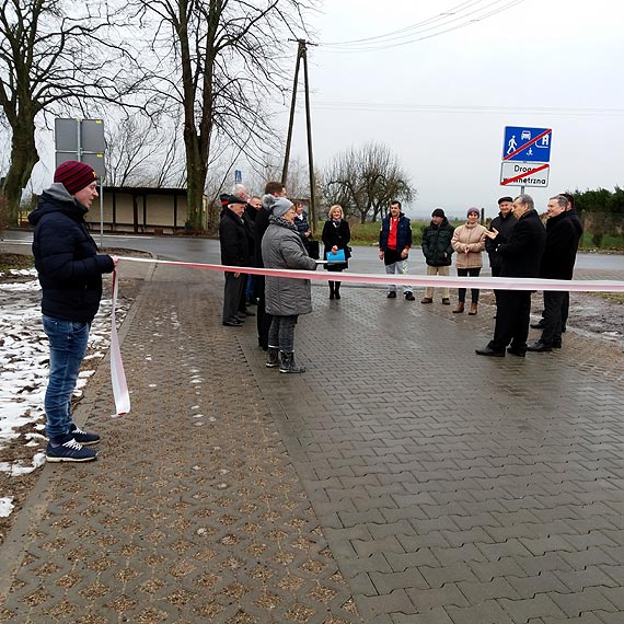 Nowa droga wewn�trzna w miejscowo�ci Unin