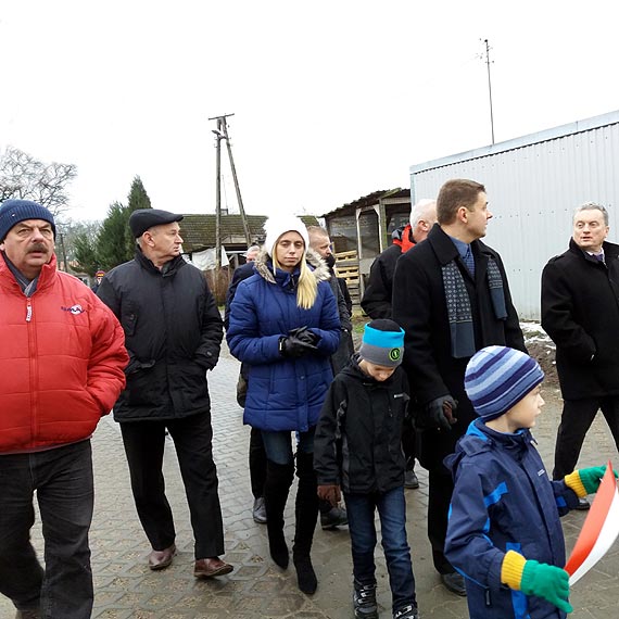 Nowa droga wewnętrzna w miejscowości Unin