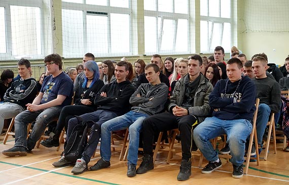O wojskach specjalnych w szkołach z klasami mundurowymi w powiecie kamieńskim