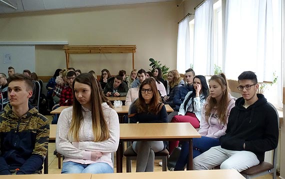 O wojskach specjalnych w szkołach z klasami mundurowymi w powiecie kamieńskim