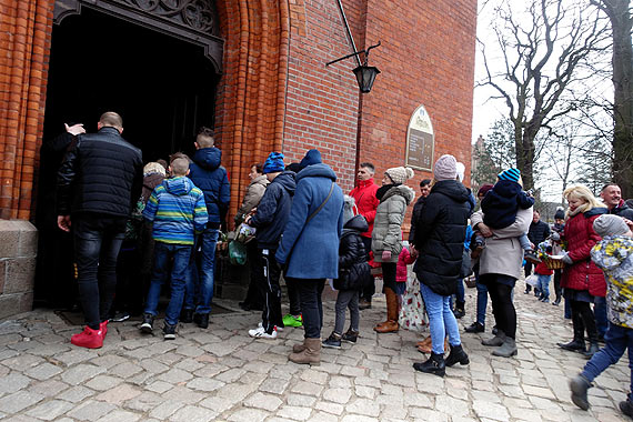 wicenie pokarmw wielkanocnych w Katedrze Archidiecezji Szczecisko-Kamieskiej w Kamieniu Pomorskim 