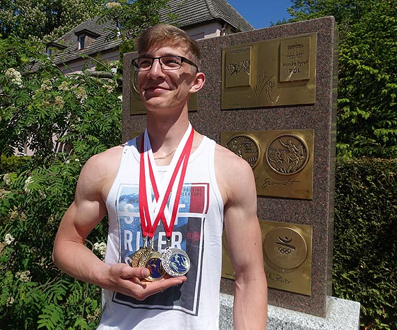 Micha Kokolus z „Pomeranii” w Dziwnowie potrjnym medalist mistrzostw powiatu w la