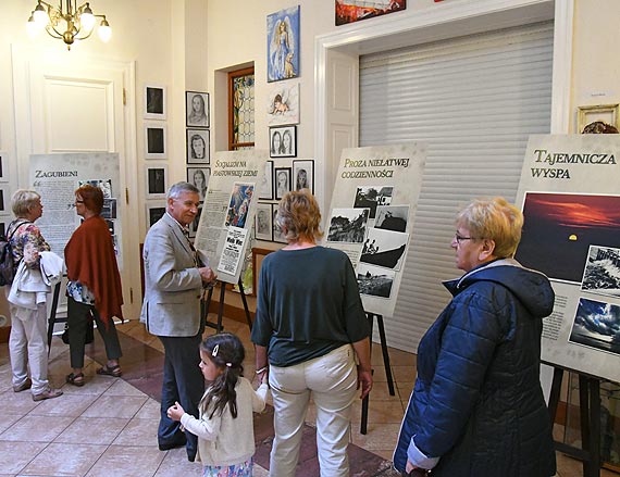 Otwarcie wystawy "Pami�� Archipelagu"