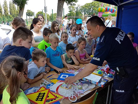 Dzień Dziecka z kamieńskimi policjantami
