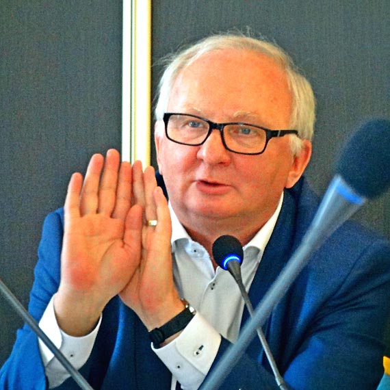 Midzyzdroje: cieka spacerowa po wydmie