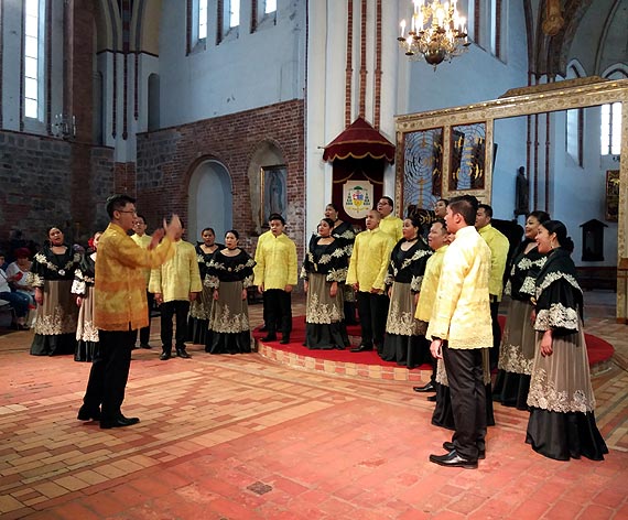 Daniel Strzdaa oraz chr Novo Concertante z Manilii inauguruj 54. Midzynarodowy Festiwal Muzyki Organowej i Kameralnej w Kamieniu Pomorskim