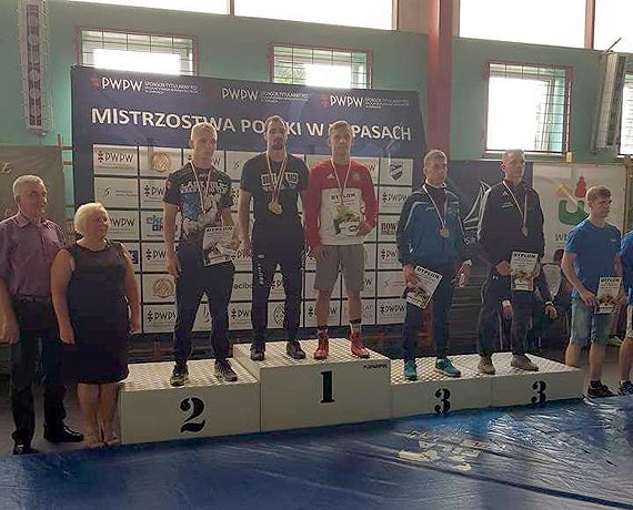 Wychowanek Wikinga Wolin Kordian Skrzyski w kat 65 kg zotym Medalist Mistrzostw Polski Juniorw w Zapasach