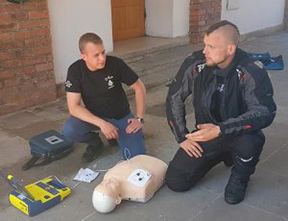 Rczny defibrylator AED w Kamieniu Pomorskim