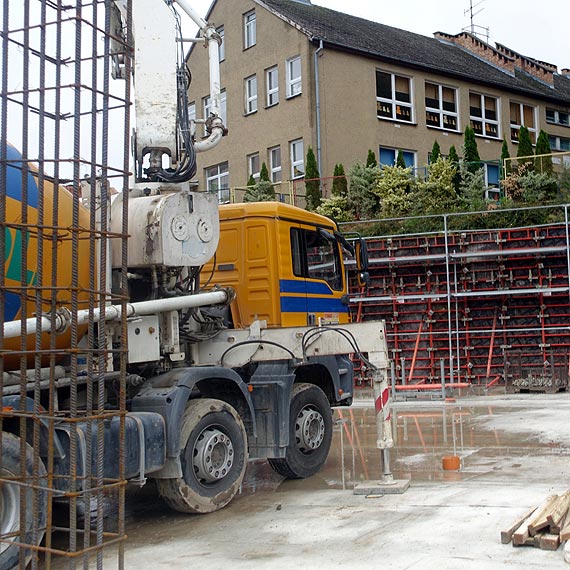 Niech się mury pną do góry...