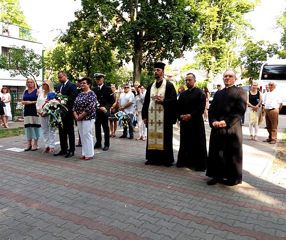 Koncert muzyki greckiej na Skwerze Przyjaźni w Dziwnowie