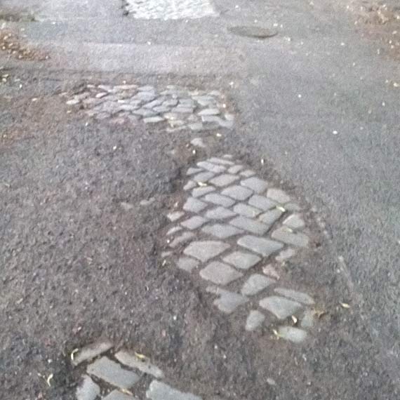    Mieszkaniec Kamienia Pomorskiego w trosce o miejskie drogi