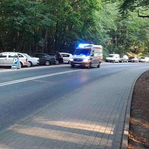 Mieszkaniec: Ulica Zwycięstwa jest codziennie zatarasowana a chodniki niszczone