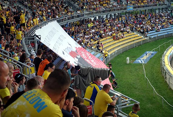 Kibice z Dziwnowa wspierali Stal Gorzw w walce z Uni Leszno