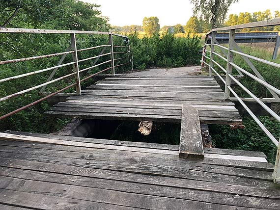 Świerzno - Będzieszewo: Przejście przez rzekę zamknięte