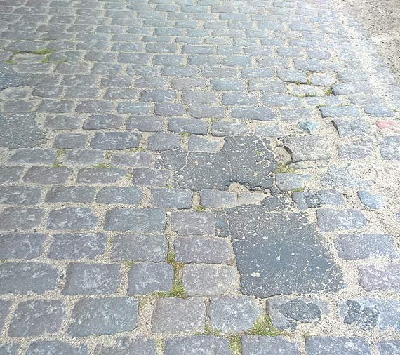 „Okiem pana Marcina” - Jak nie naprawiać bruku?