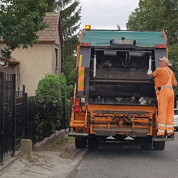 Śmierdzący problem w Międzyzdrojach - całe miasto cuchnie odpadami!